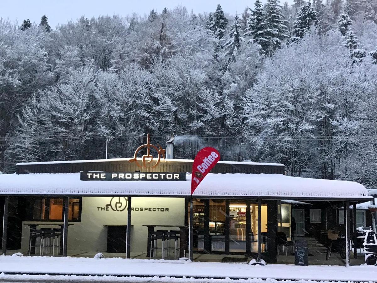 The Prospector Lawrence Exterior foto